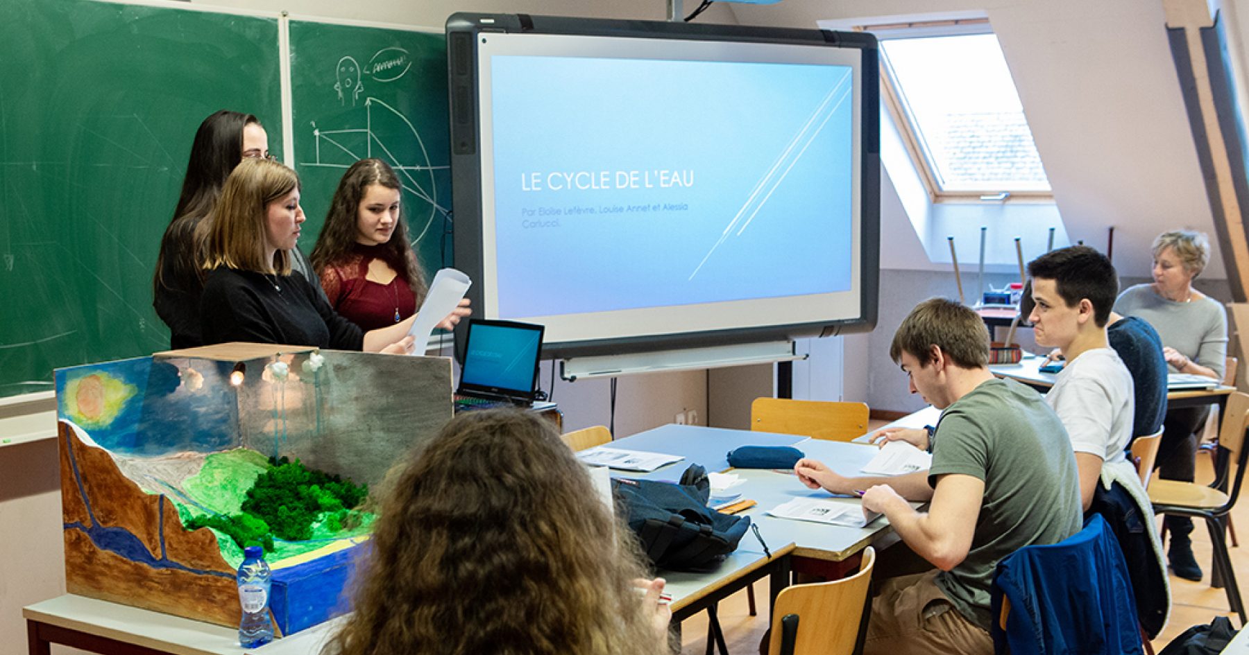 Jeu entre prof et étudiant Jeu entre prof et étudiant