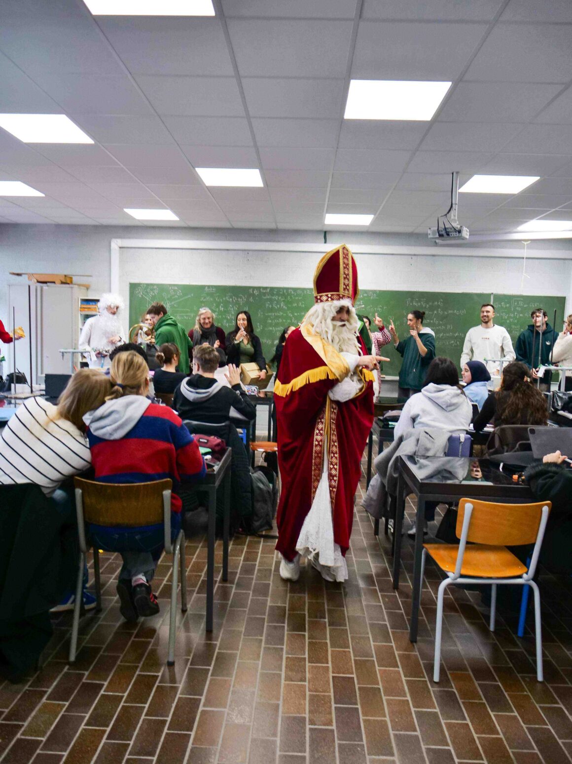 Saint Nicolas V Mag 06